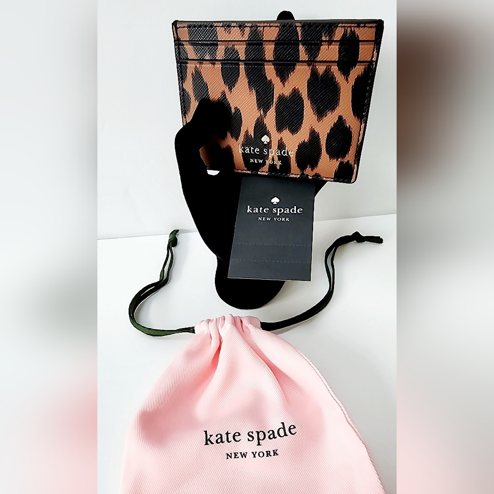 Kate Spade Schuler Small Slim Card Holder in Spotted Animal Multi with D…